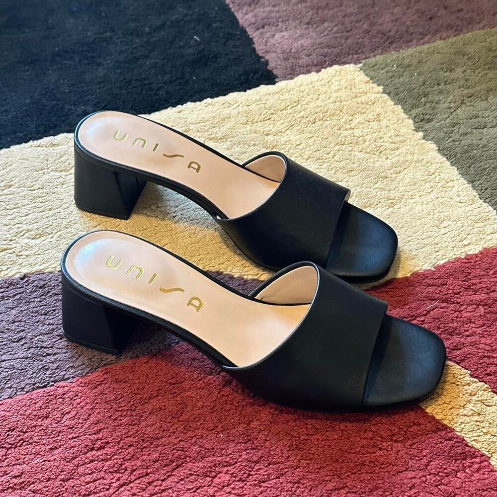Unisa basic black mules heels 7.5 US womens
